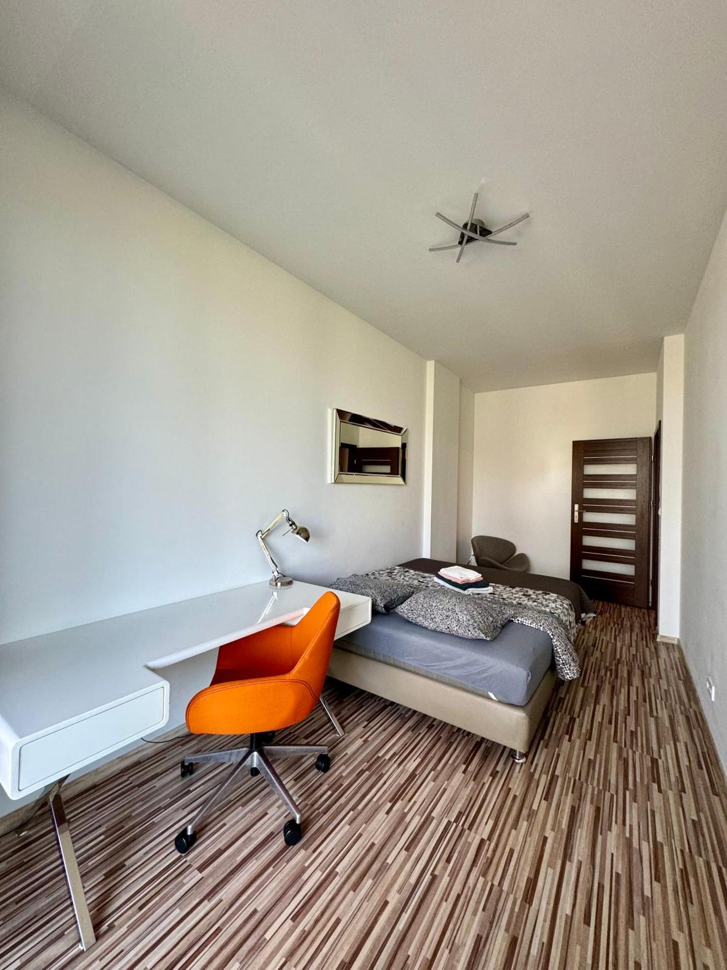 Two Triton Park Apartament *